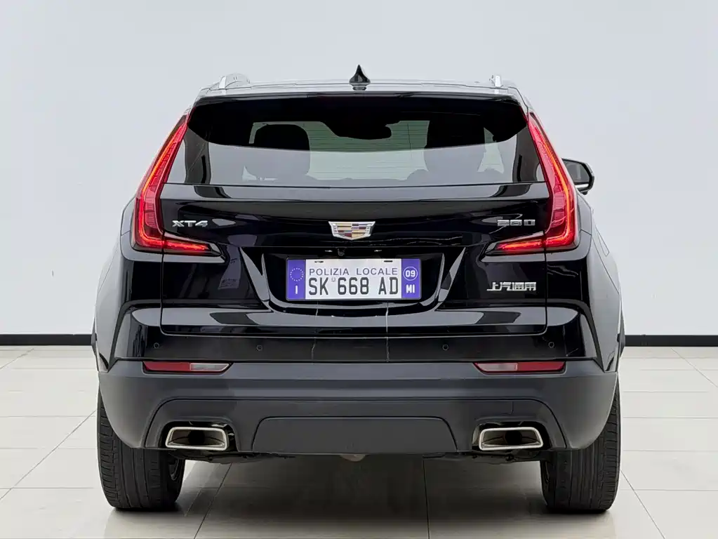 Cadillac XT4 — фото 8