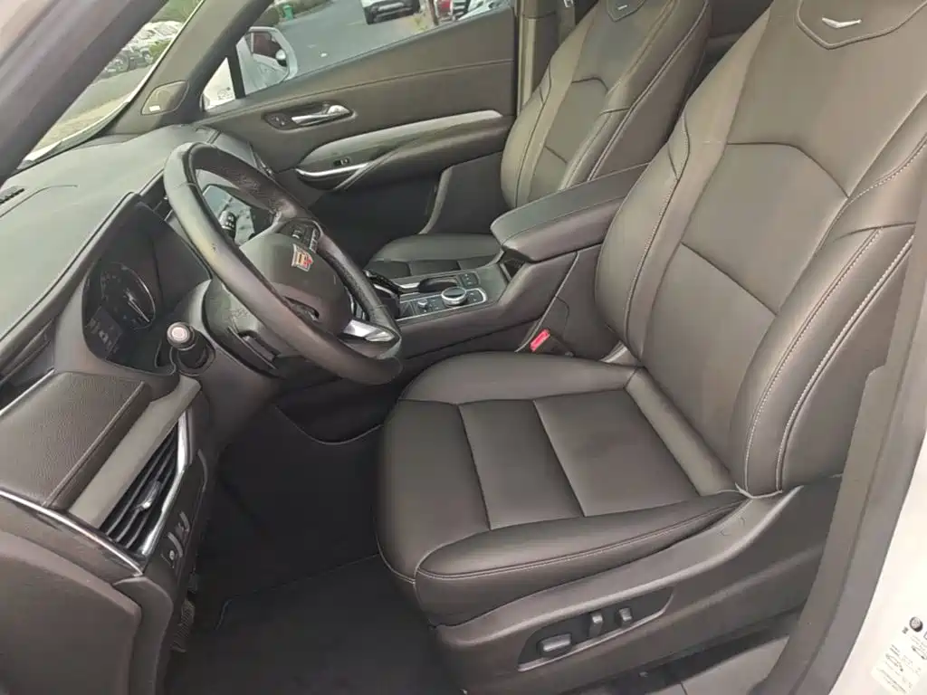 Cadillac XT4 — фото 14