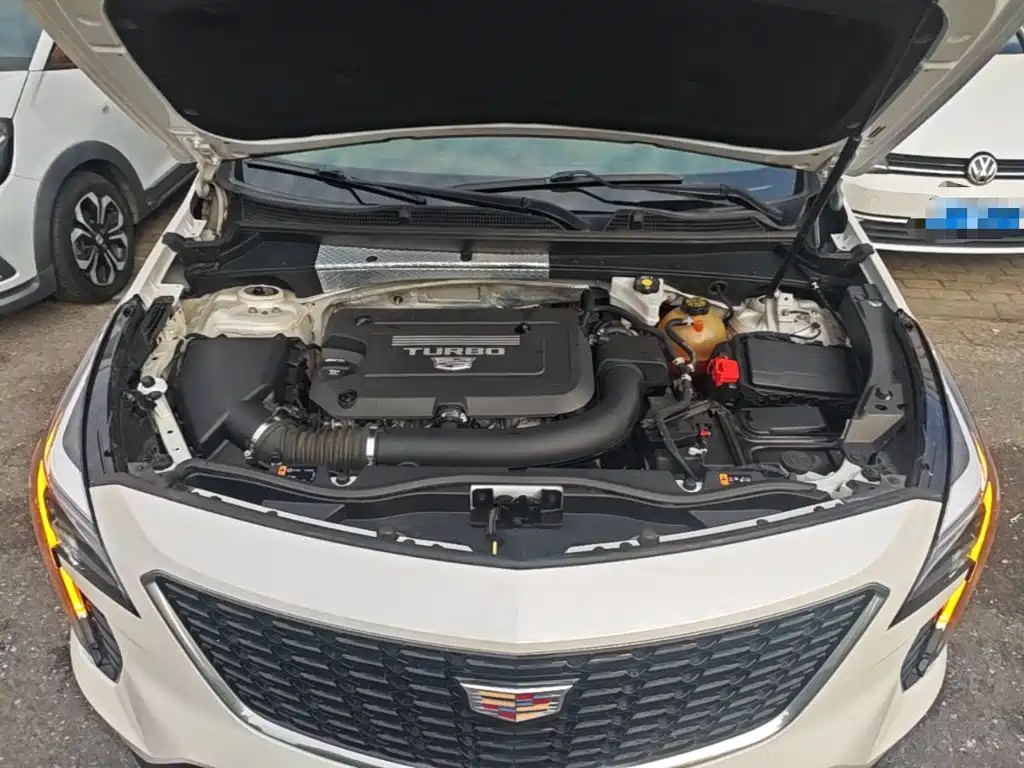 Cadillac XT4 — фото 19