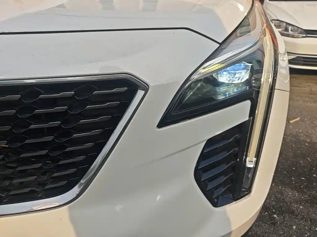 Cadillac XT4 — фото 23