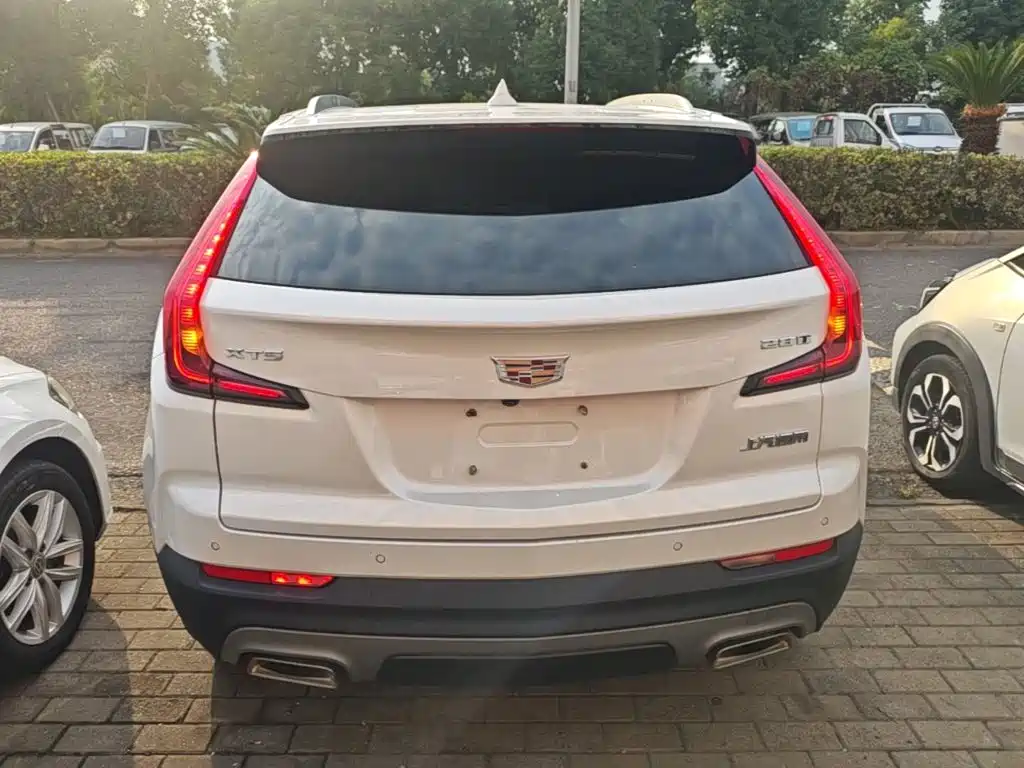 Cadillac XT4 — фото 5