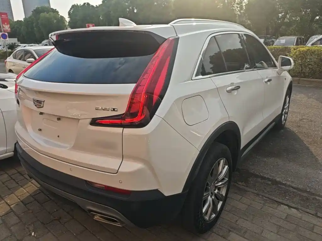 Cadillac XT4 — фото 6