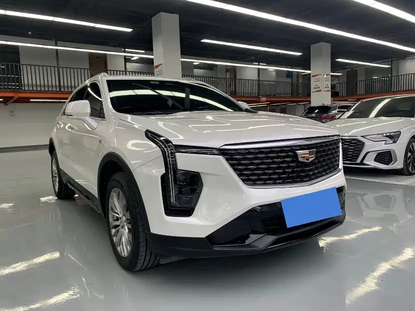 Cadillac XT4 — фото 3
