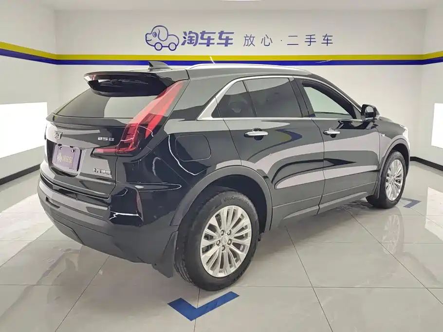 Cadillac XT4 — фото 3