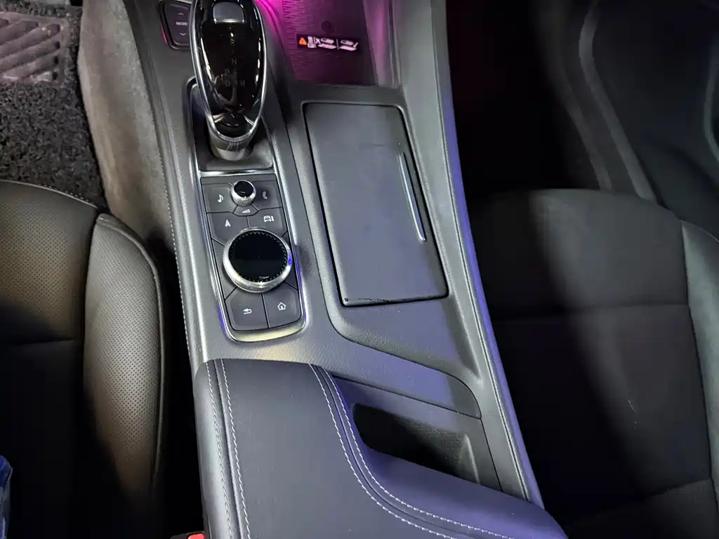 Cadillac CT5 — фото 13