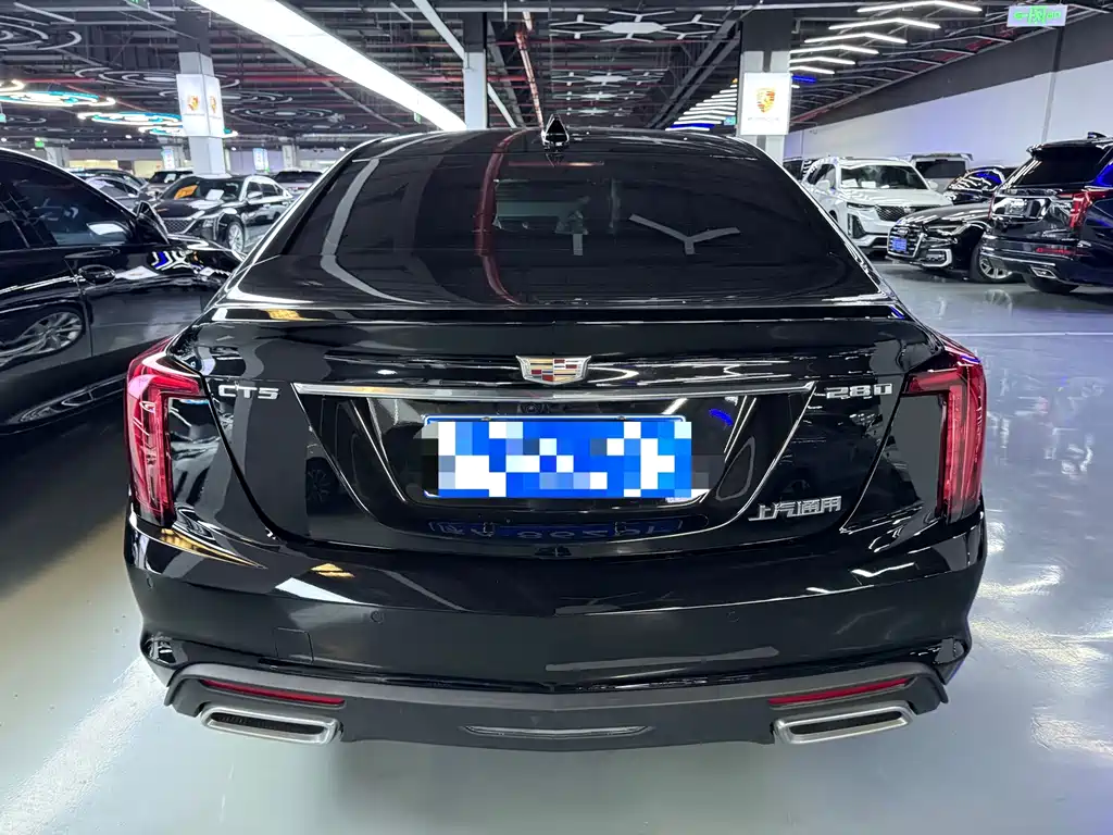 Cadillac CT5 — фото 7
