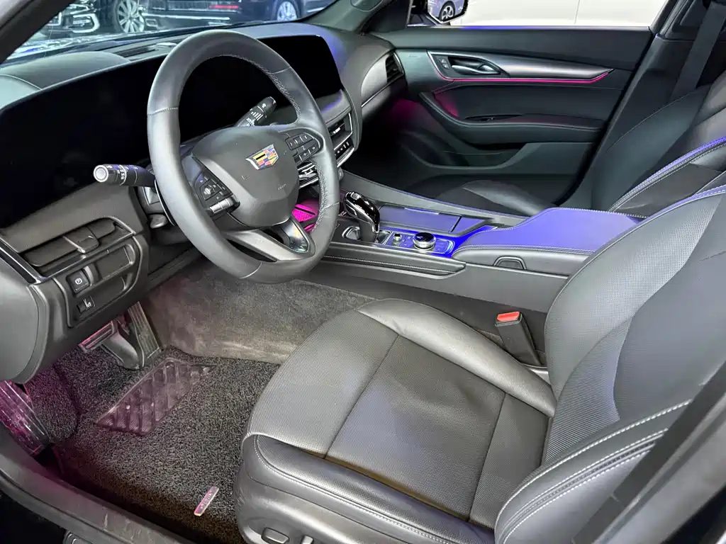 Cadillac CT5 — фото 10