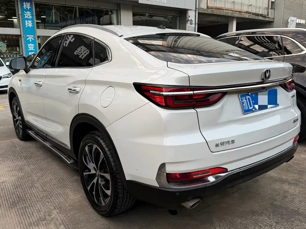 Changan CS85 COUPE — фото 6