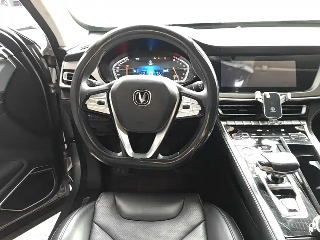 Changan CS85 COUPE — фото 10