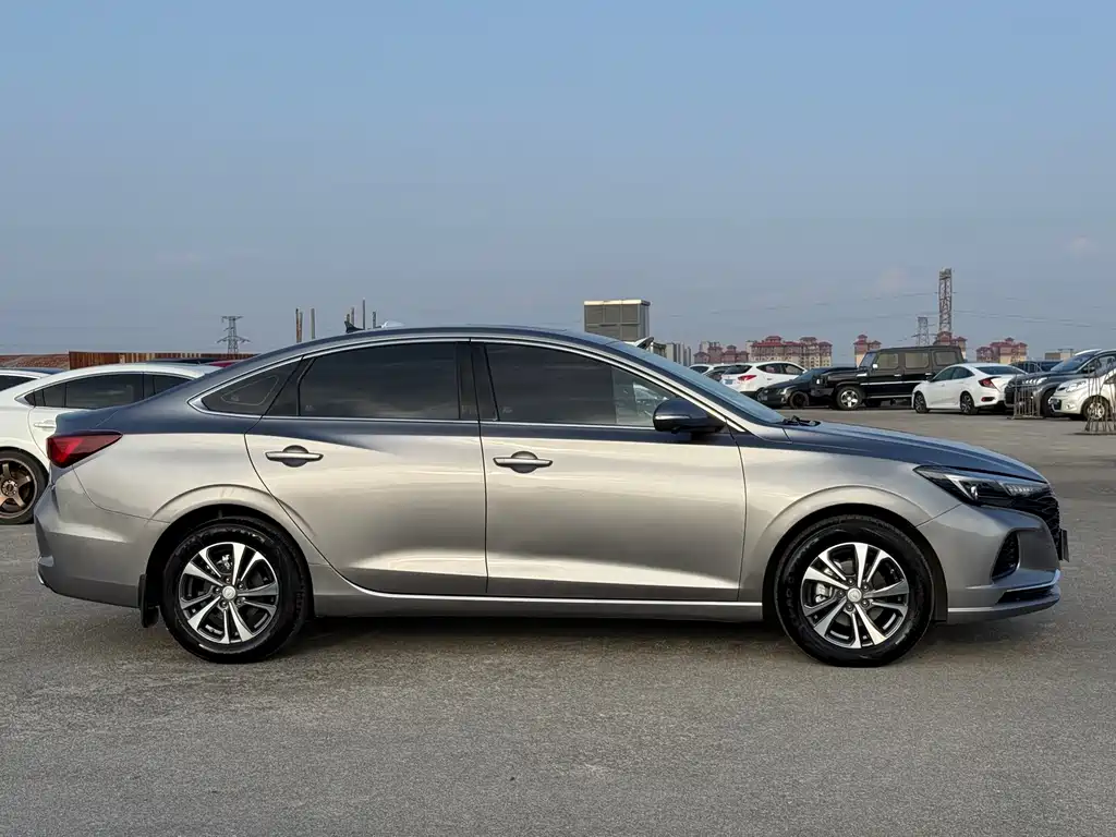 Changan Eado — фото 4