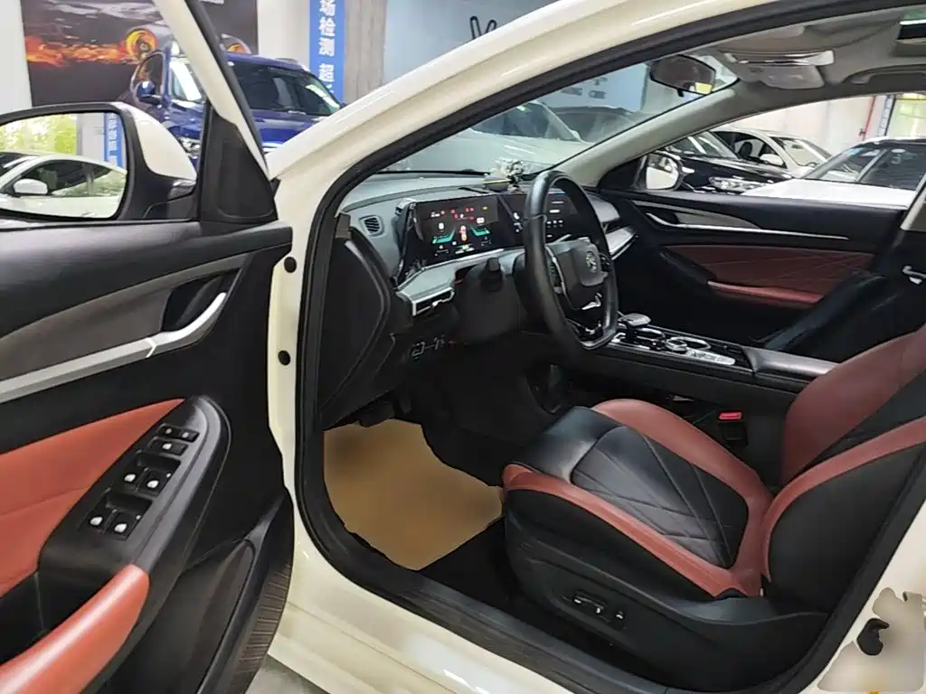 Changan Eado — фото 15