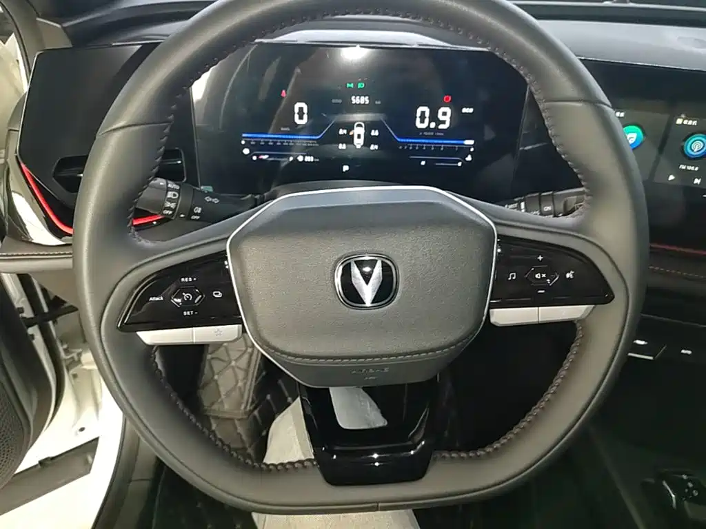 Changan X5 PLUS — фото 10