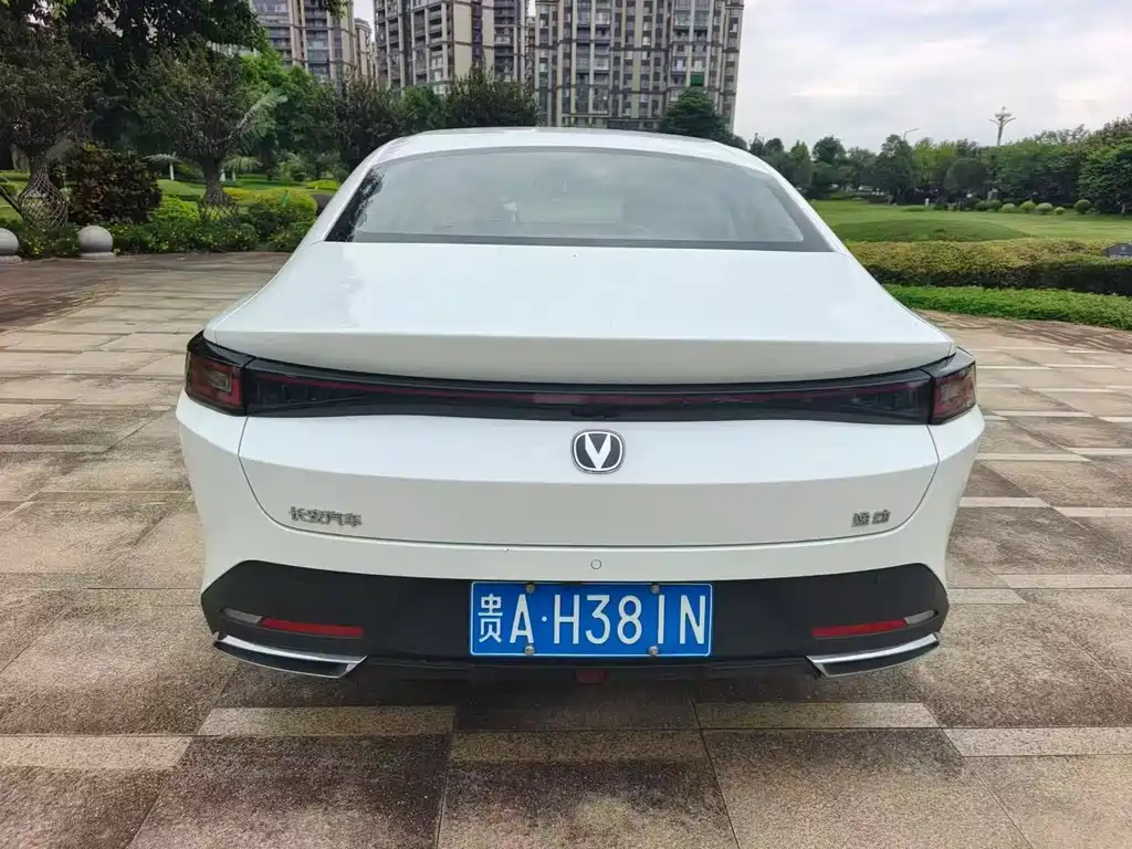 Changan Eado — фото 8