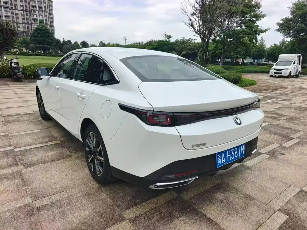 Changan Eado — фото 9