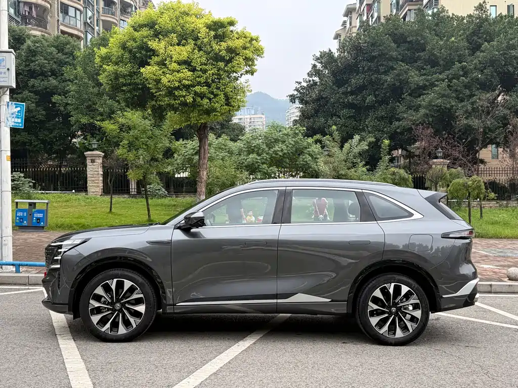 Changan CS75 PLUS — фото 4