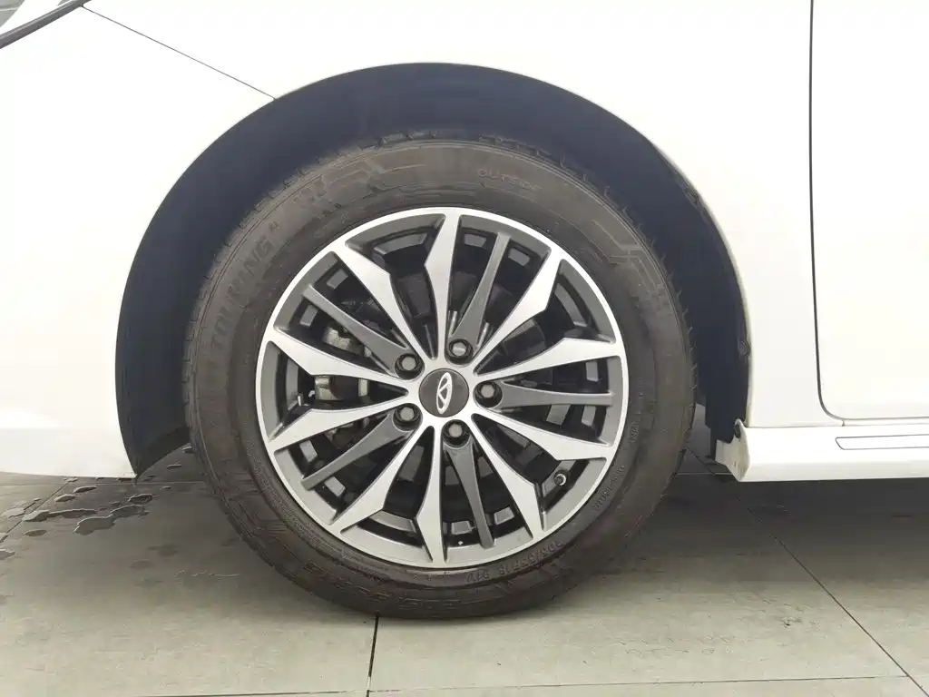 Chery Arrizo 5 PLUS — фото 17