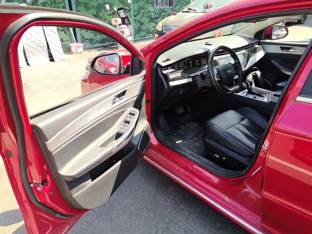 Chery Arrizo 5 PLUS — фото 15