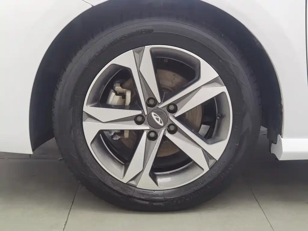 Chery Arrizo 5 PLUS — фото 17
