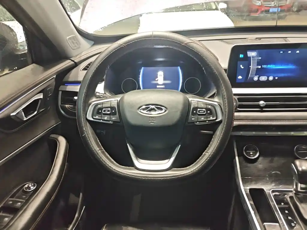 Chery Tiggo 8 — фото 10