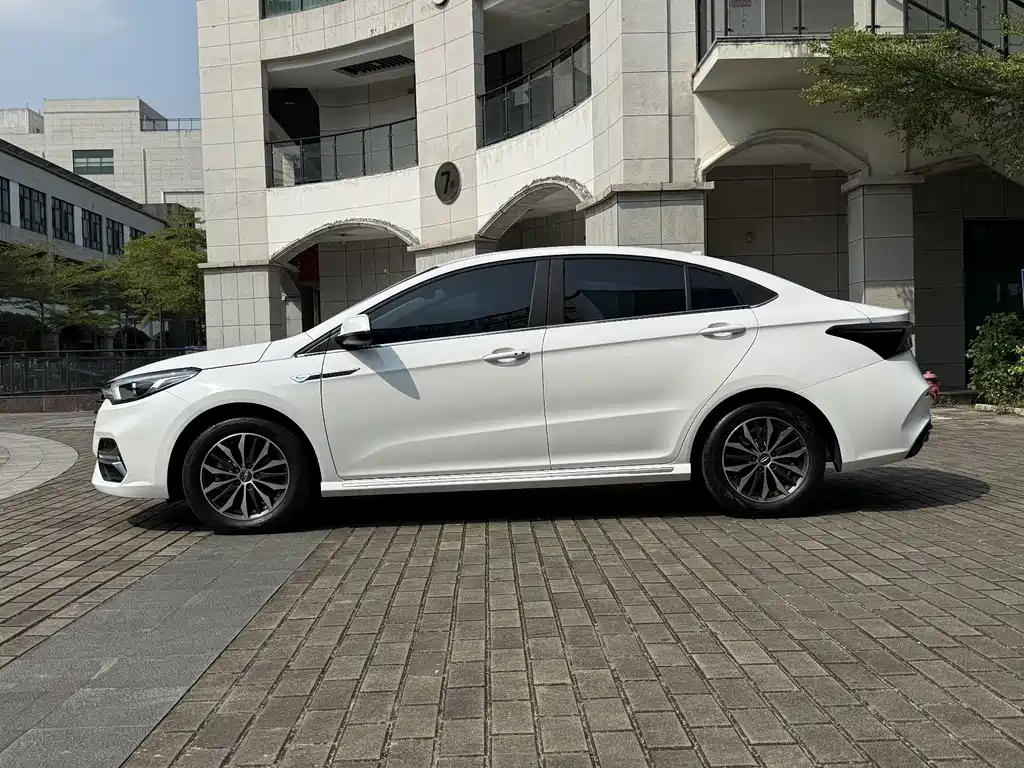 Chery Arrizo 5 PLUS — фото 2