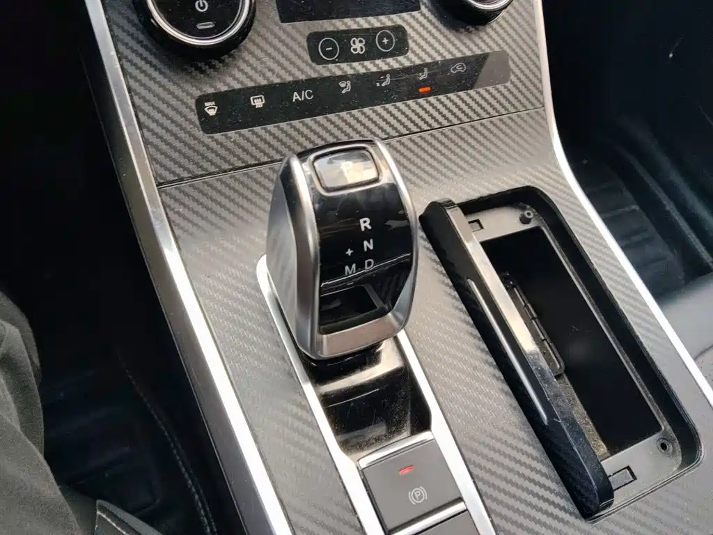 Chery Tiggo 8 — фото 10