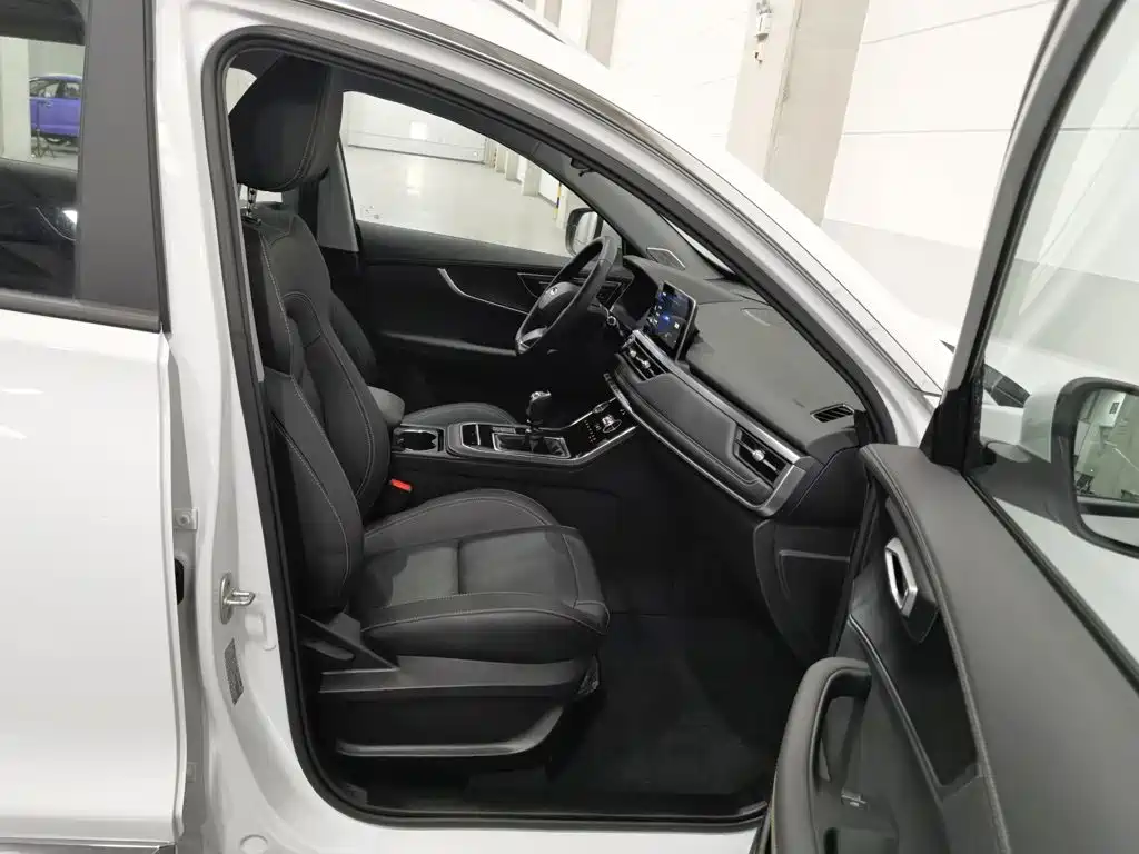 Chery Tiggo 8 — фото 23