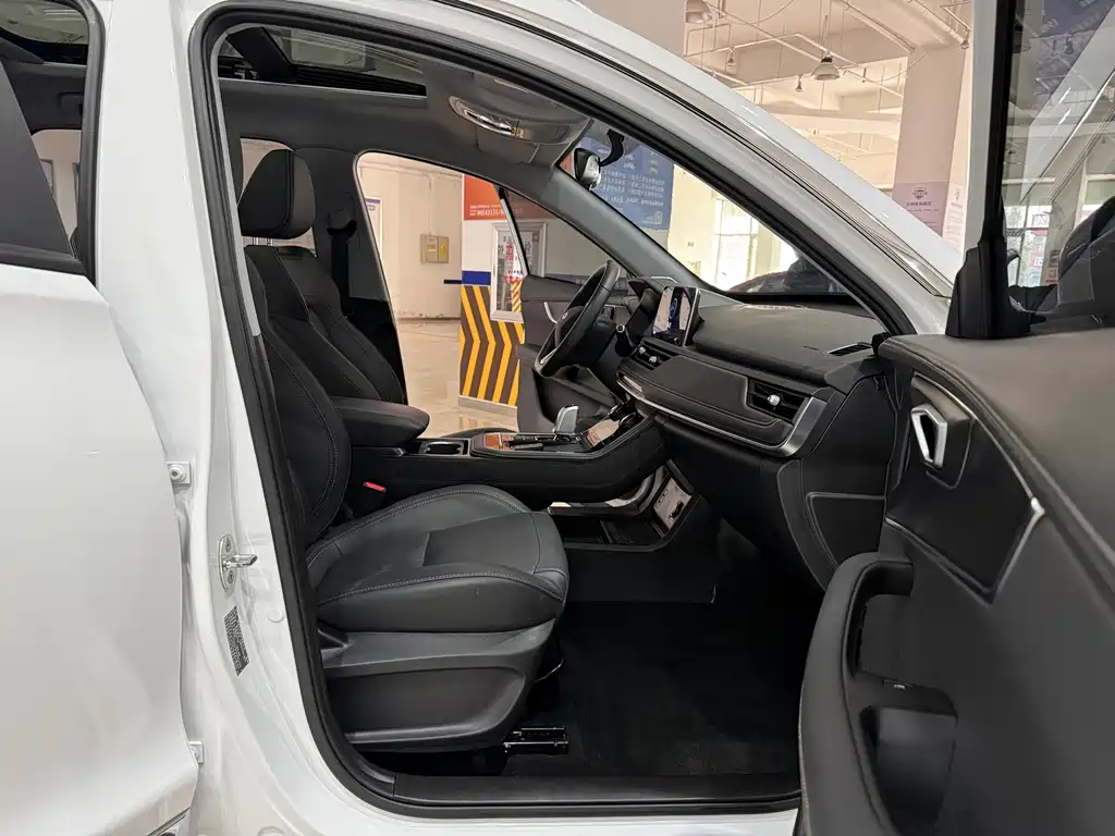 Chery Tiggo 8 — фото 11
