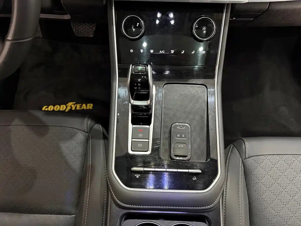 Chery Tiggo 8 — фото 15