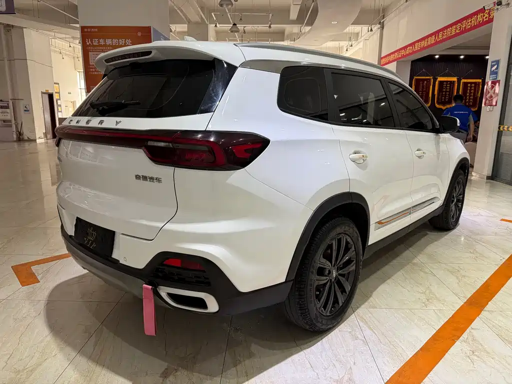 Chery Tiggo 8 — фото 4