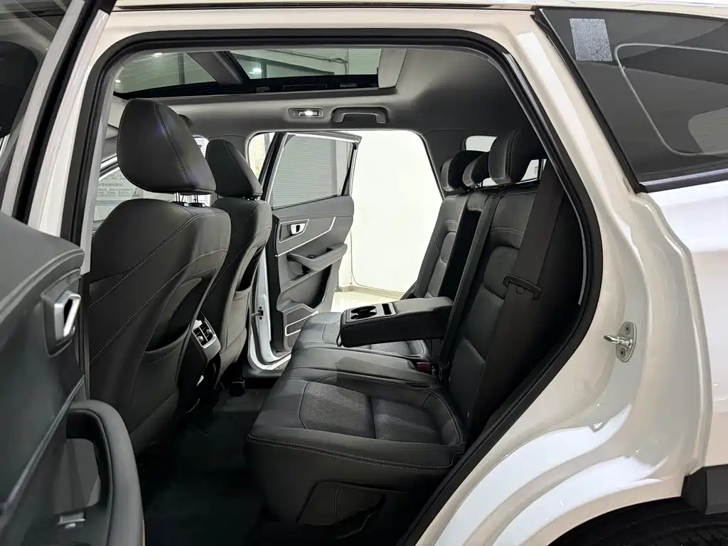 Chery Tiggo 8 — фото 10