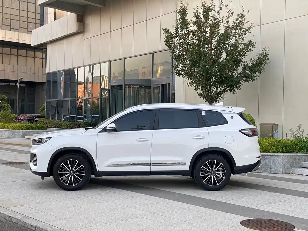 Chery Tiggo 8 — фото 10