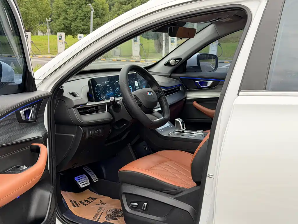 Chery Tiggo 8 PLUS — фото 8