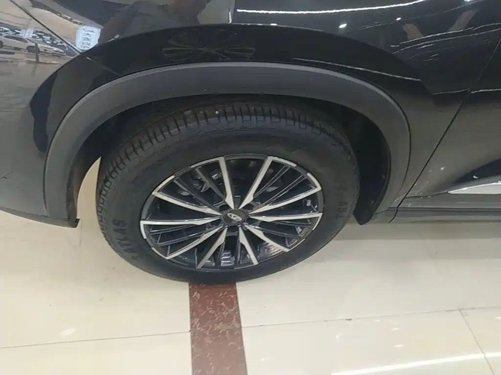 Chery Tiggo 8 — фото 22