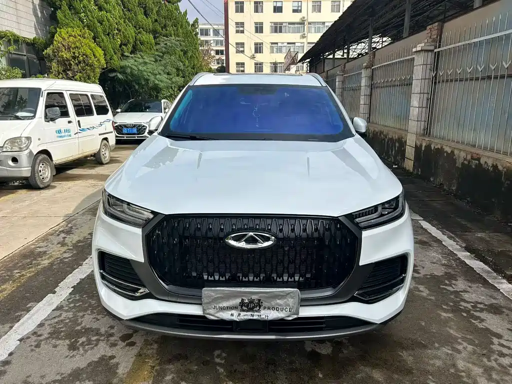 Chery Tiggo 8 — фото 2