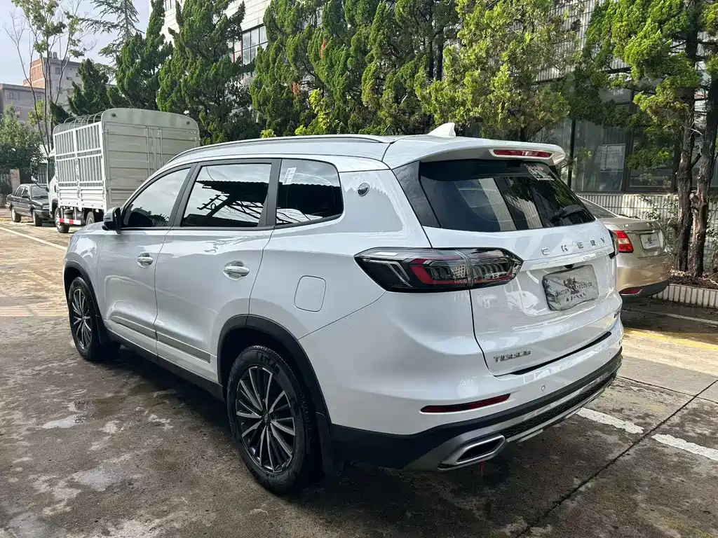 Chery Tiggo 8 — фото 7