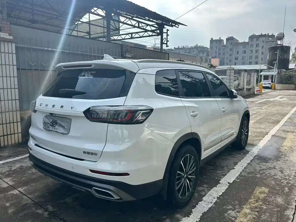 Chery Tiggo 8 — фото 9