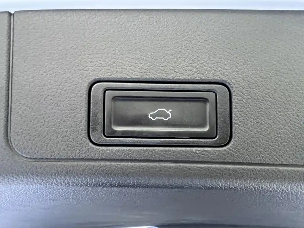 Chery Tiggo 8 — фото 17