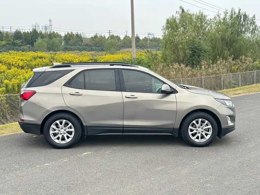 Chevrolet Equinox — фото 13