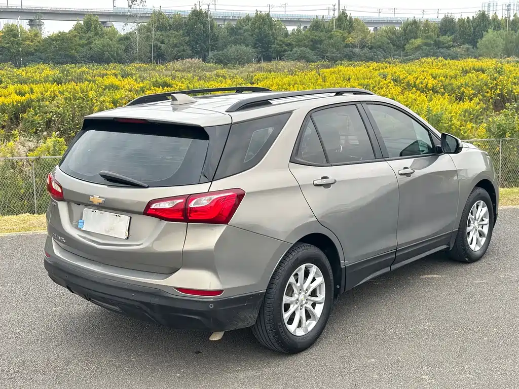 Chevrolet Equinox — фото 15