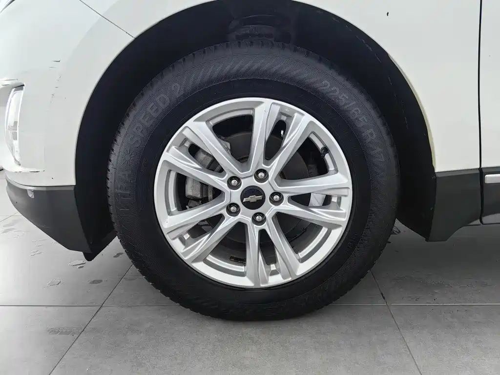 Chevrolet Equinox — фото 17