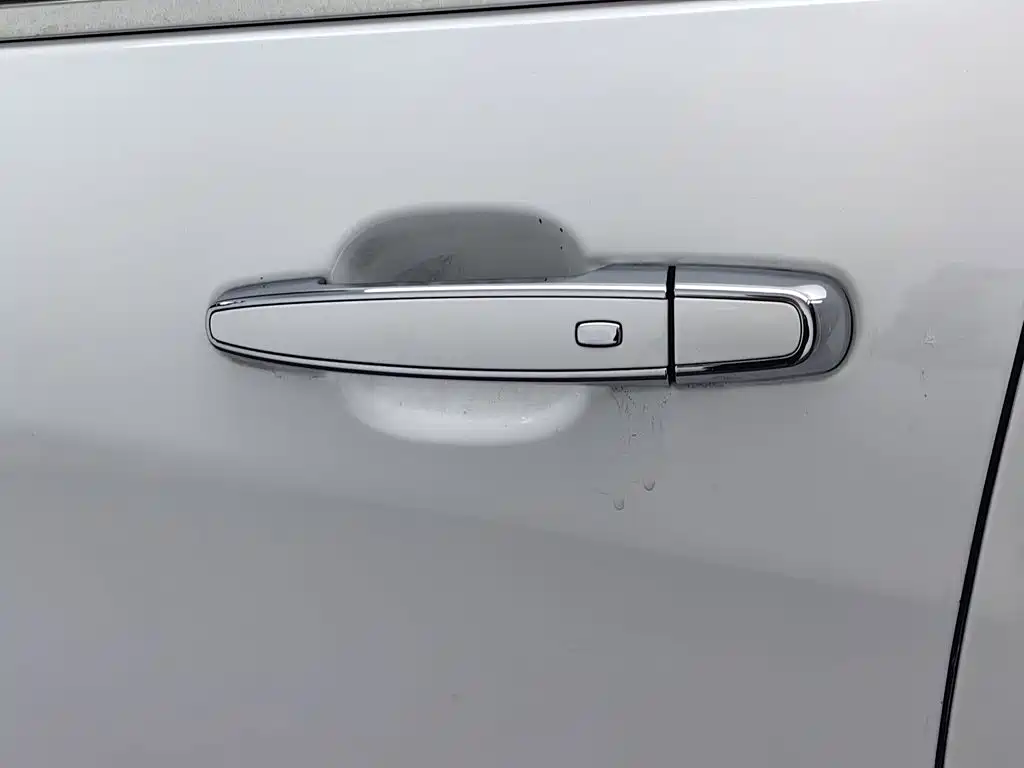 Chevrolet Equinox — фото 18