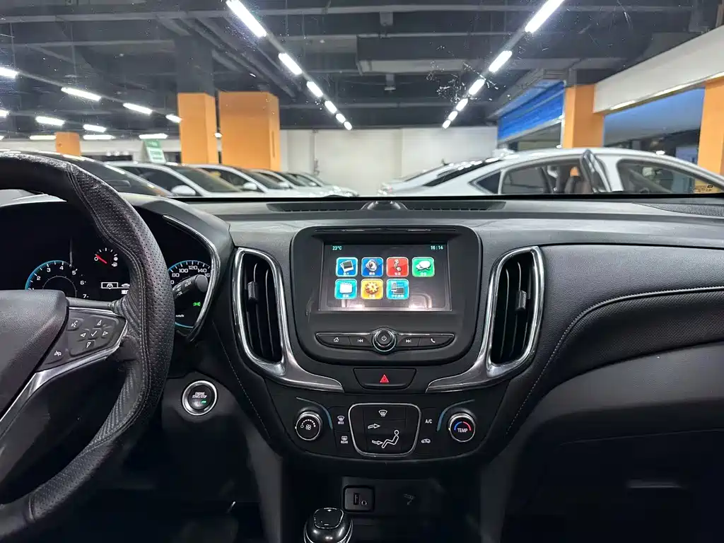 Chevrolet Equinox — фото 11