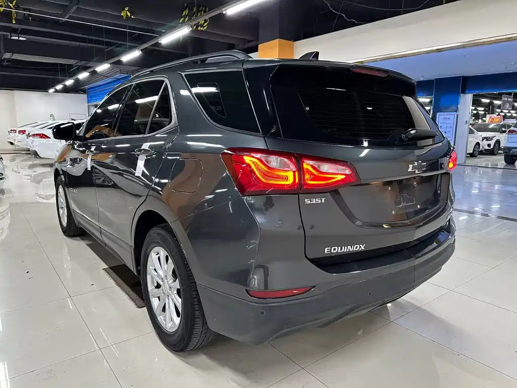Chevrolet Equinox — фото 15