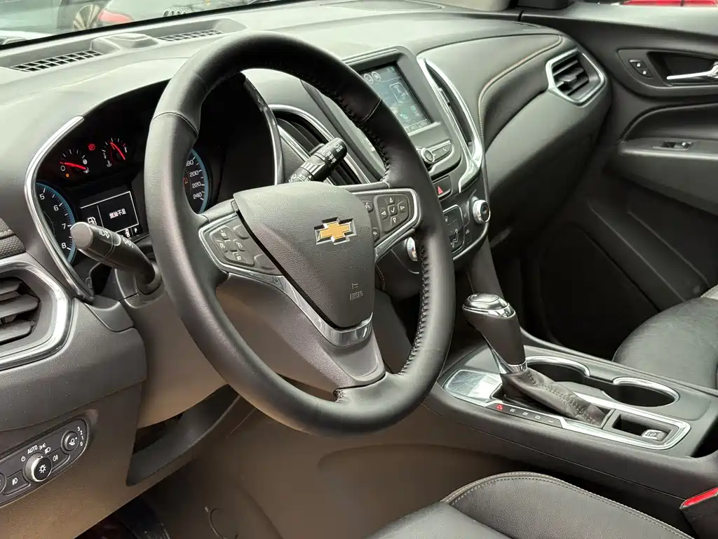 Chevrolet Equinox — фото 11