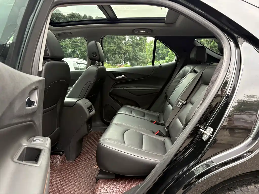 Chevrolet Equinox — фото 13