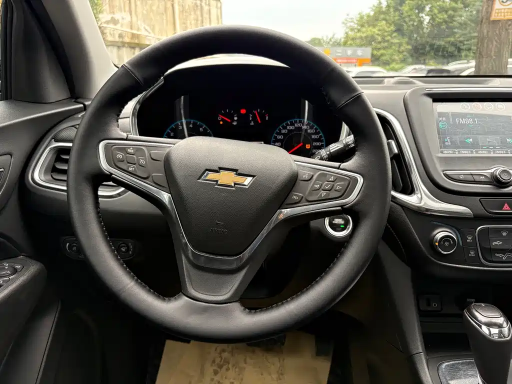 Chevrolet Equinox — фото 15