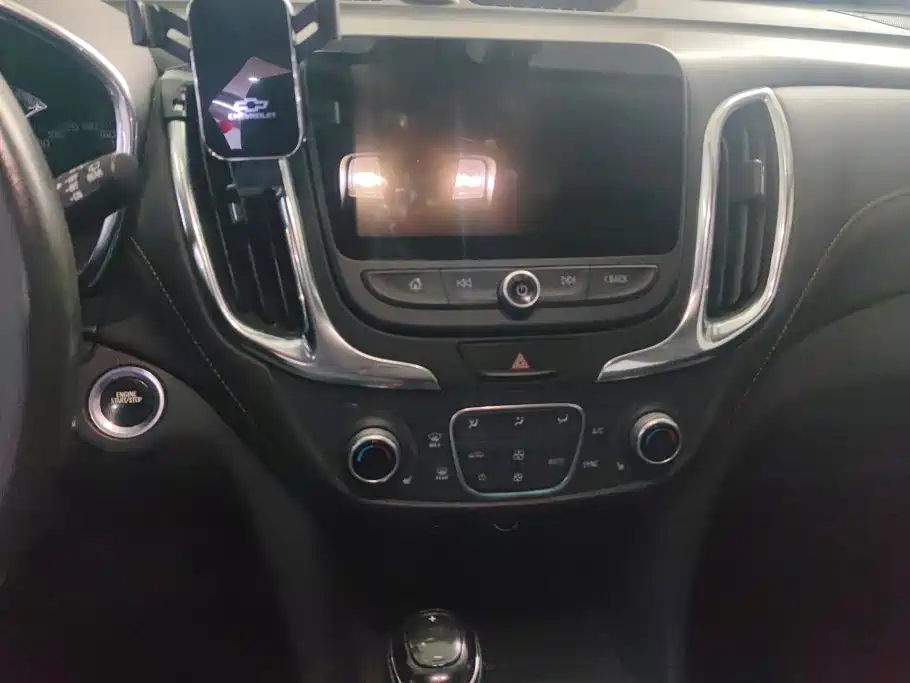 Chevrolet Equinox — фото 13