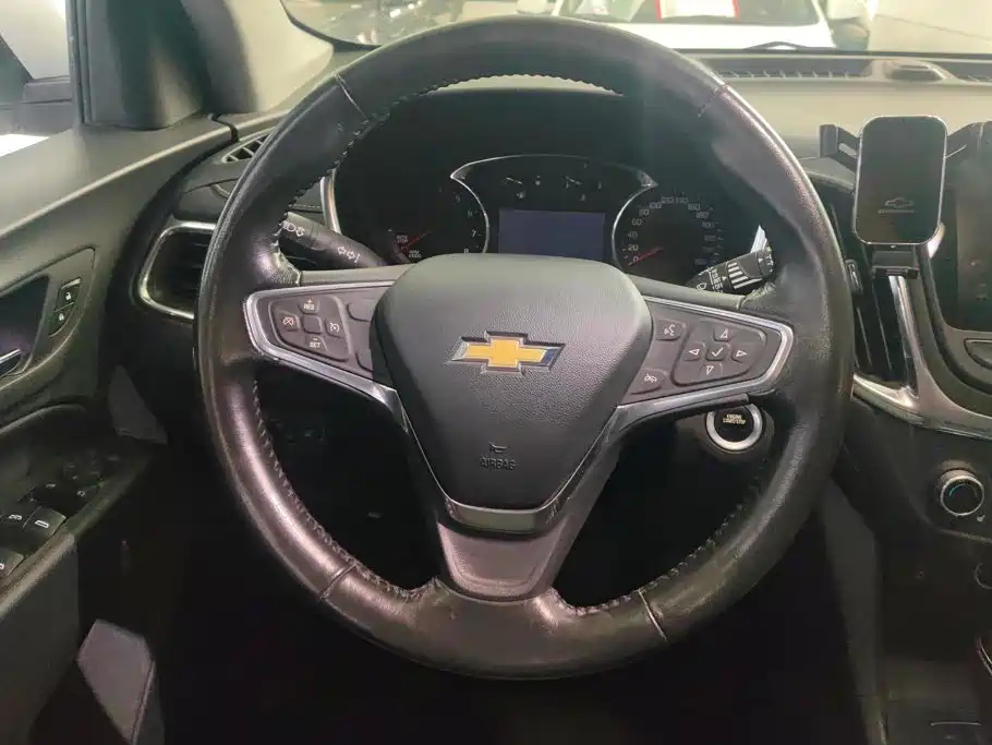 Chevrolet Equinox — фото 15
