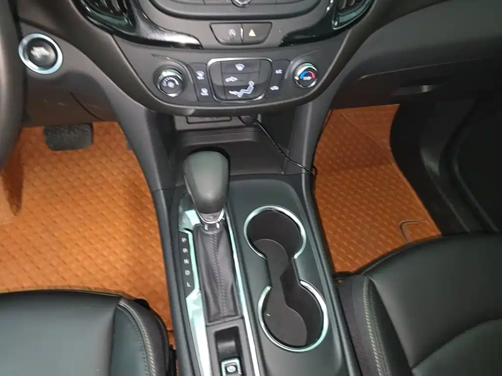 Chevrolet Equinox — фото 13