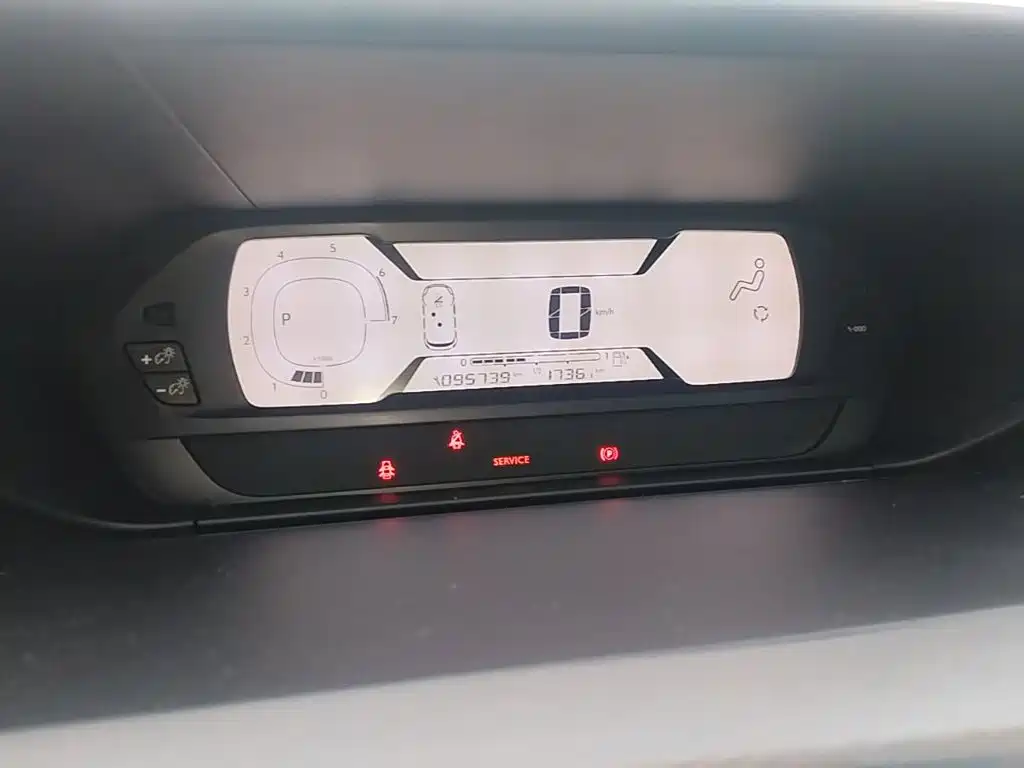 Citroen C4 Picasso — фото 11